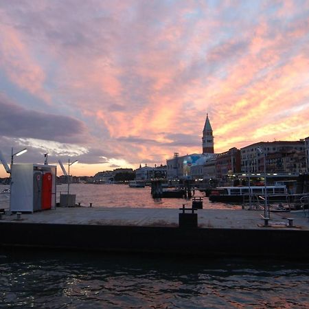 Sottopiano - Comfort In The Center Venesia Bagian luar foto