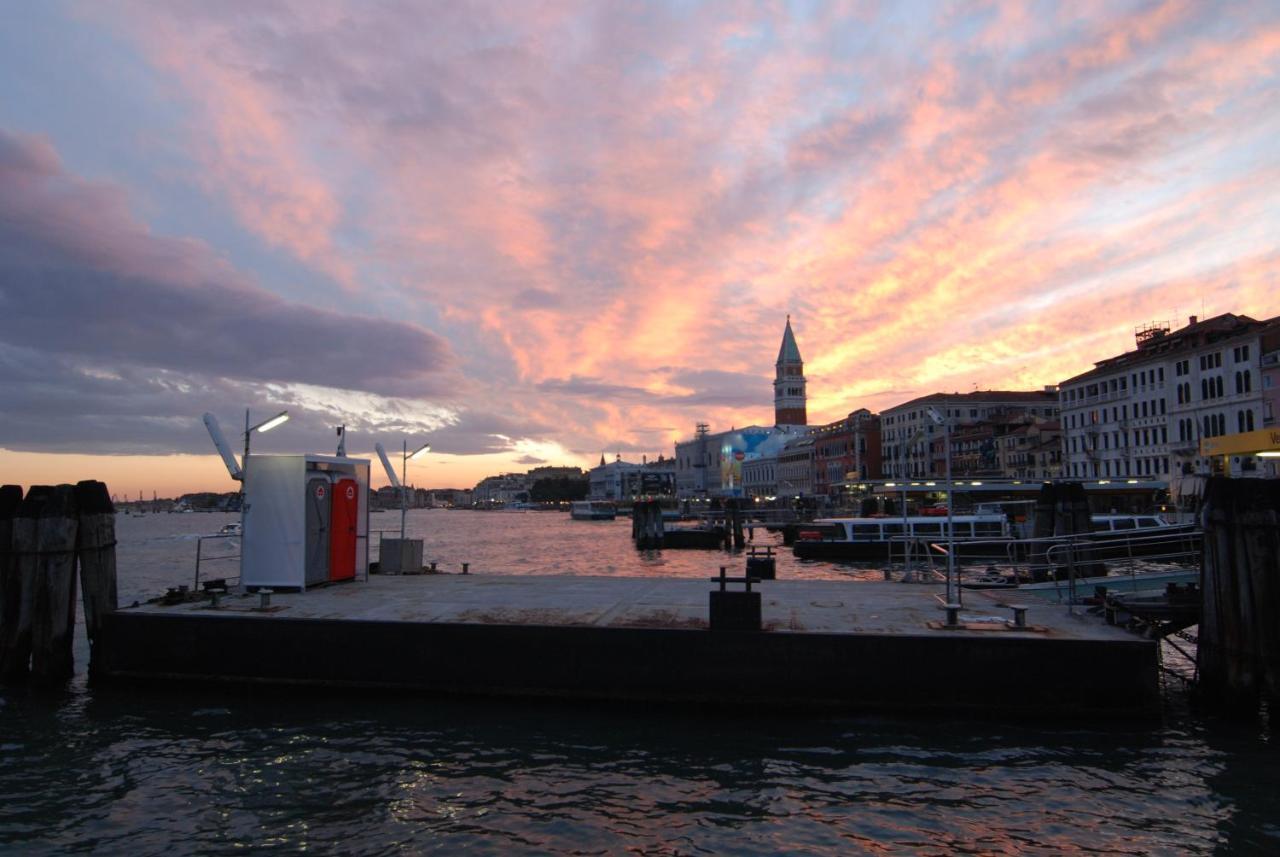 Sottopiano - Comfort In The Center Venesia Bagian luar foto